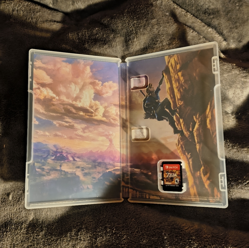 Nintendo The Legend of Zelda: Breath of the Wild - Yellow/Gold Artwork